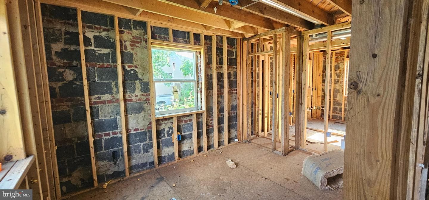 2811 Lakehurst photo 3