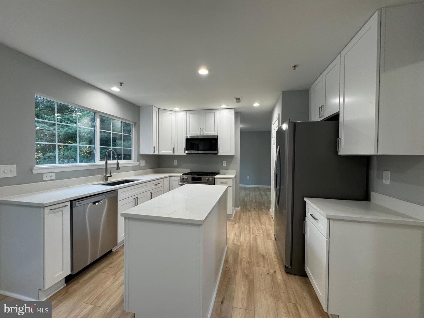 16107 Eckhart Road photo 5