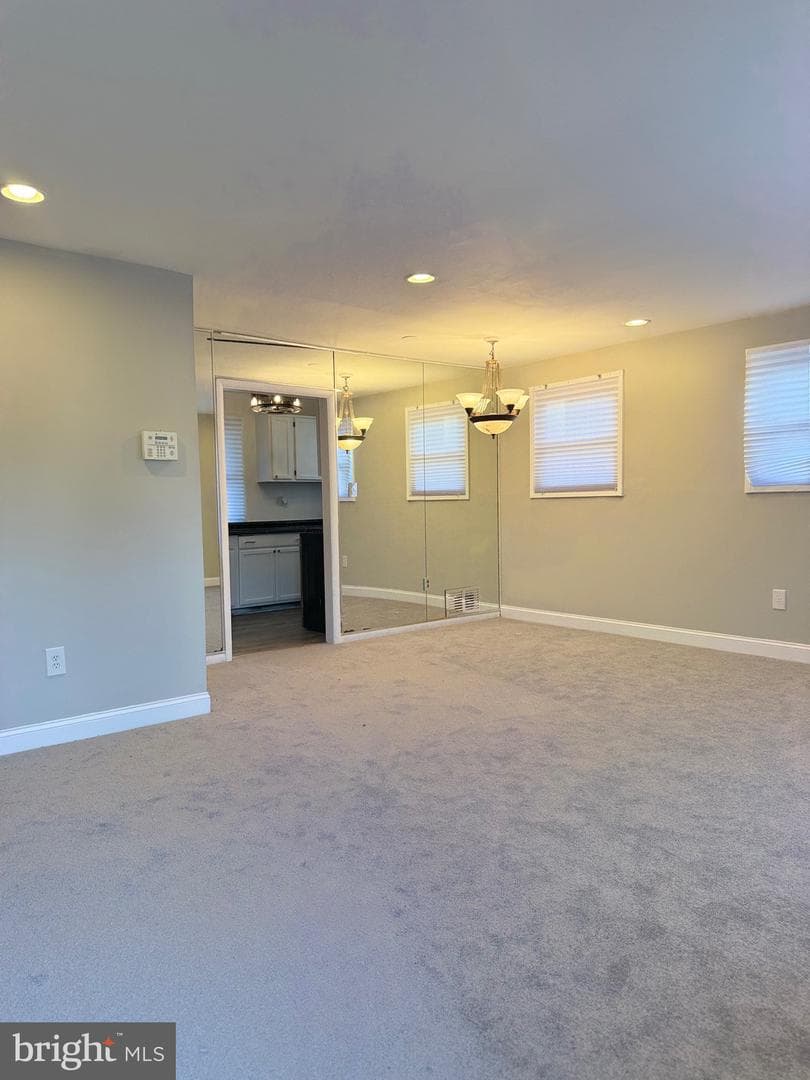 7013 Whitney Avenue photo 10