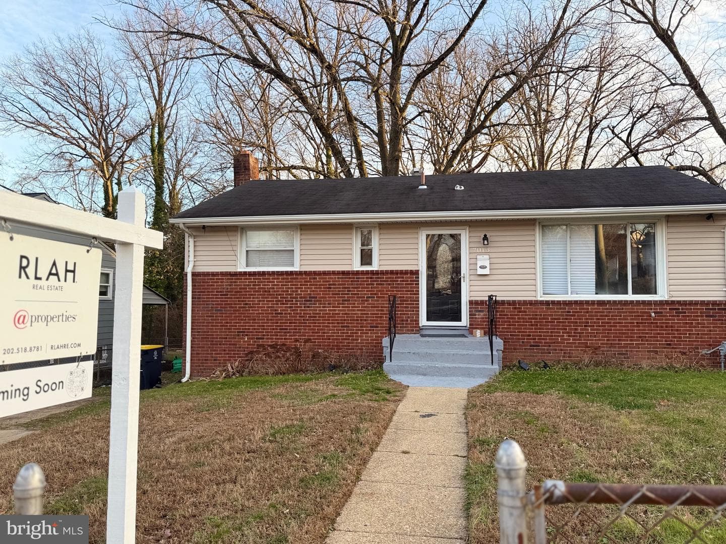 7013 Whitney Avenue photo 2