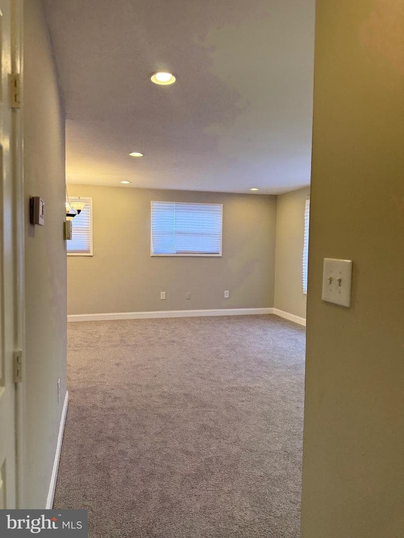 7013 Whitney Avenue photo 20