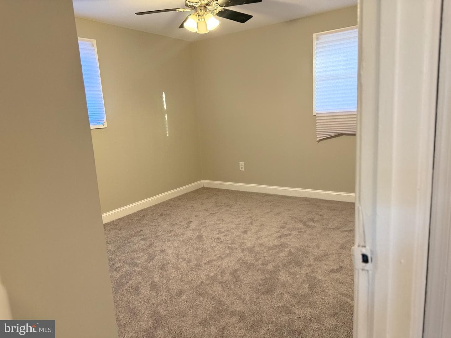7013 Whitney Avenue photo 25