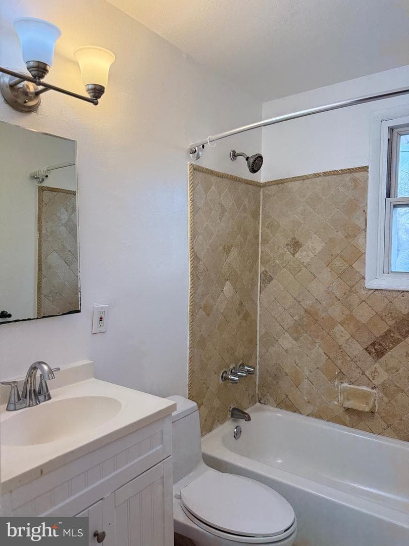 7013 Whitney Avenue photo 30