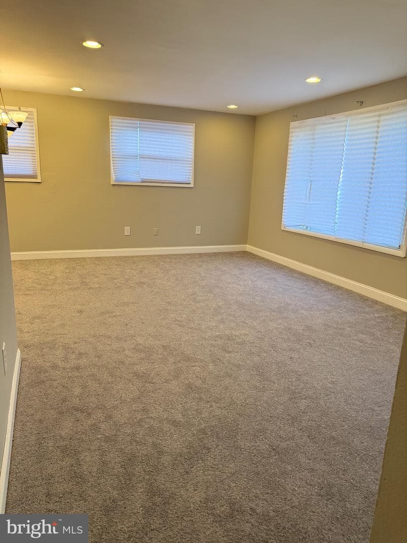 7013 Whitney Avenue photo 34