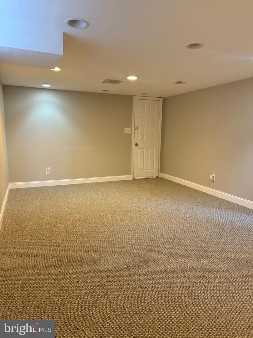 7013 Whitney Avenue photo 43
