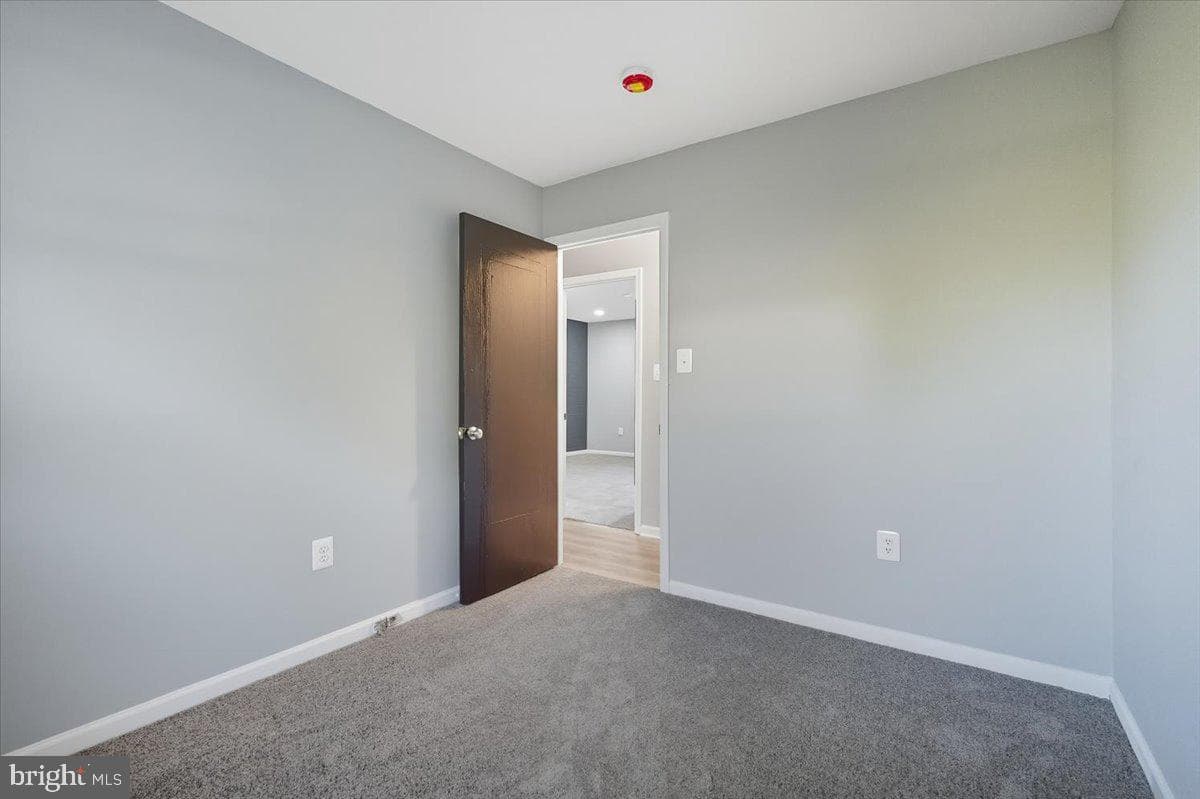 7800 Locris Drive photo 14