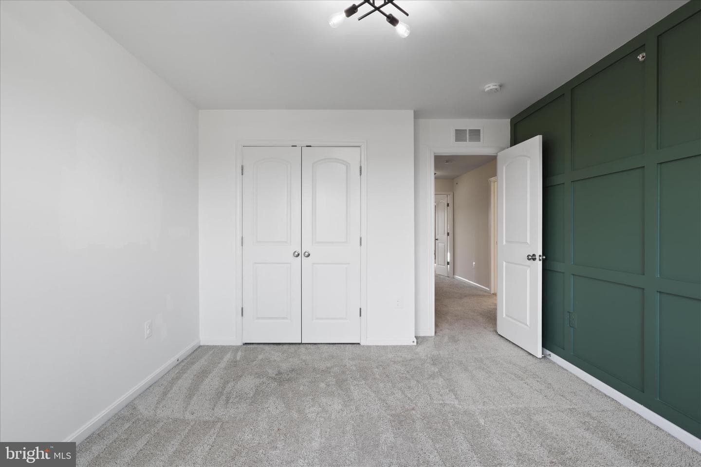 2633 Campus Way N photo 29