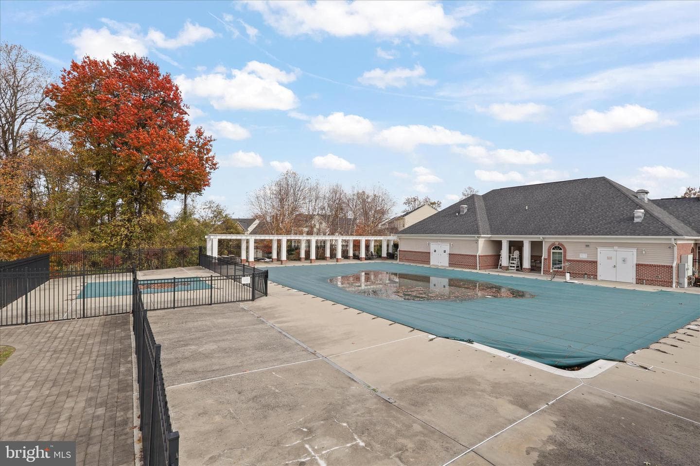 2633 Campus Way N photo 40