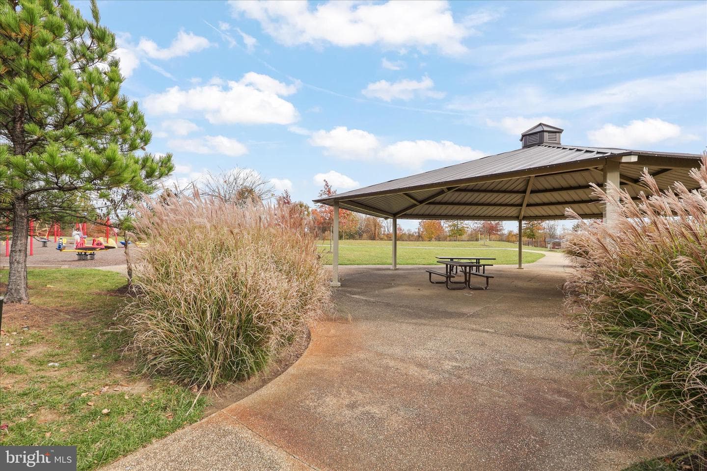 2633 Campus Way N photo 41