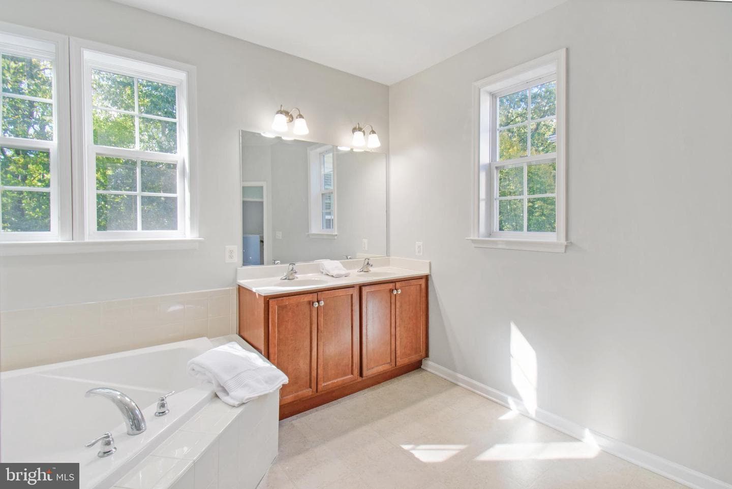 9521 Westerdale Drive photo 34