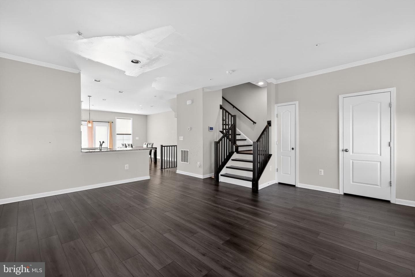 1027 Overlook Way photo 3