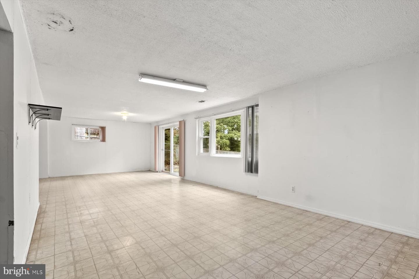 3533 Duke Street photo 20