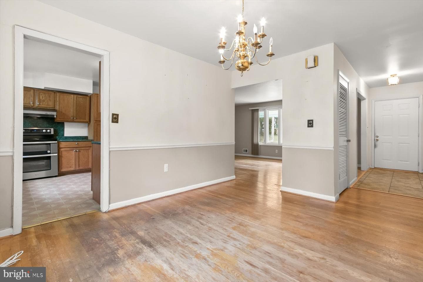 3533 Duke Street photo 8