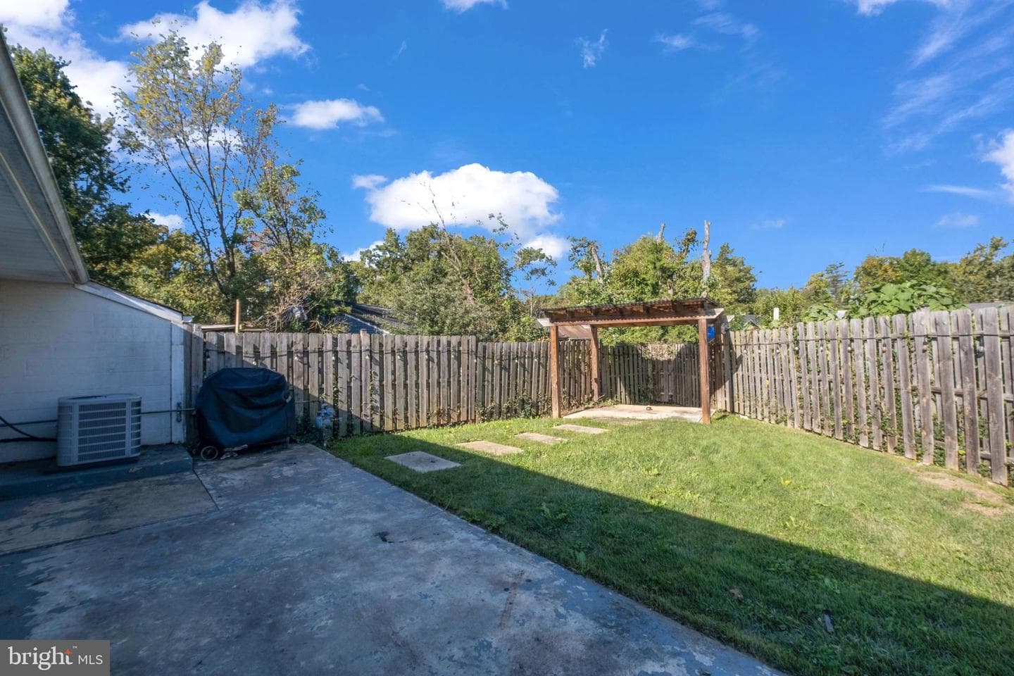 7600 Normandy Road photo 3