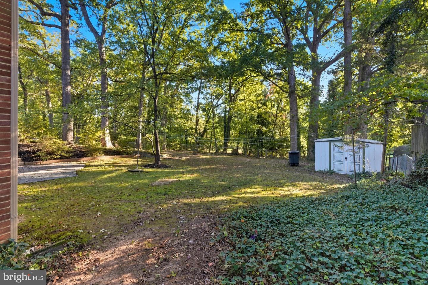 7404 Lois photo 27