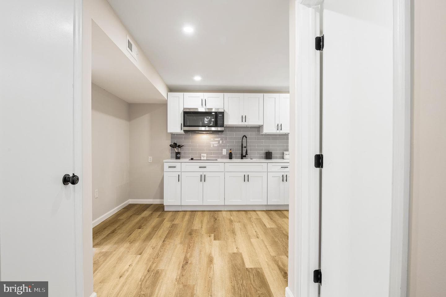 3113 Lakehurst Avenue photo 24
