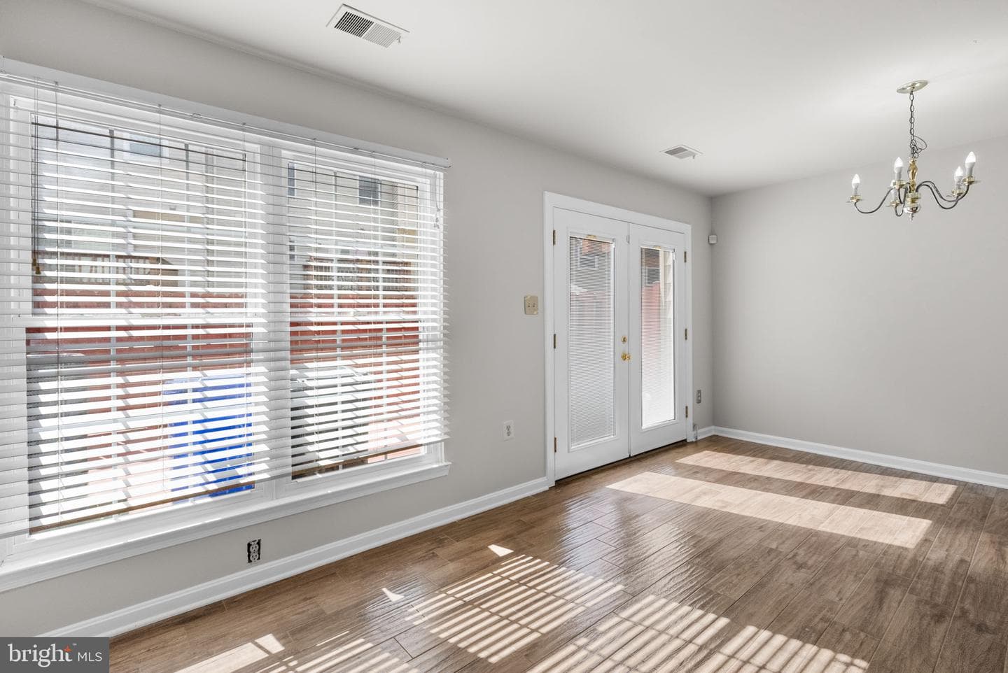14947 London Lane photo 7