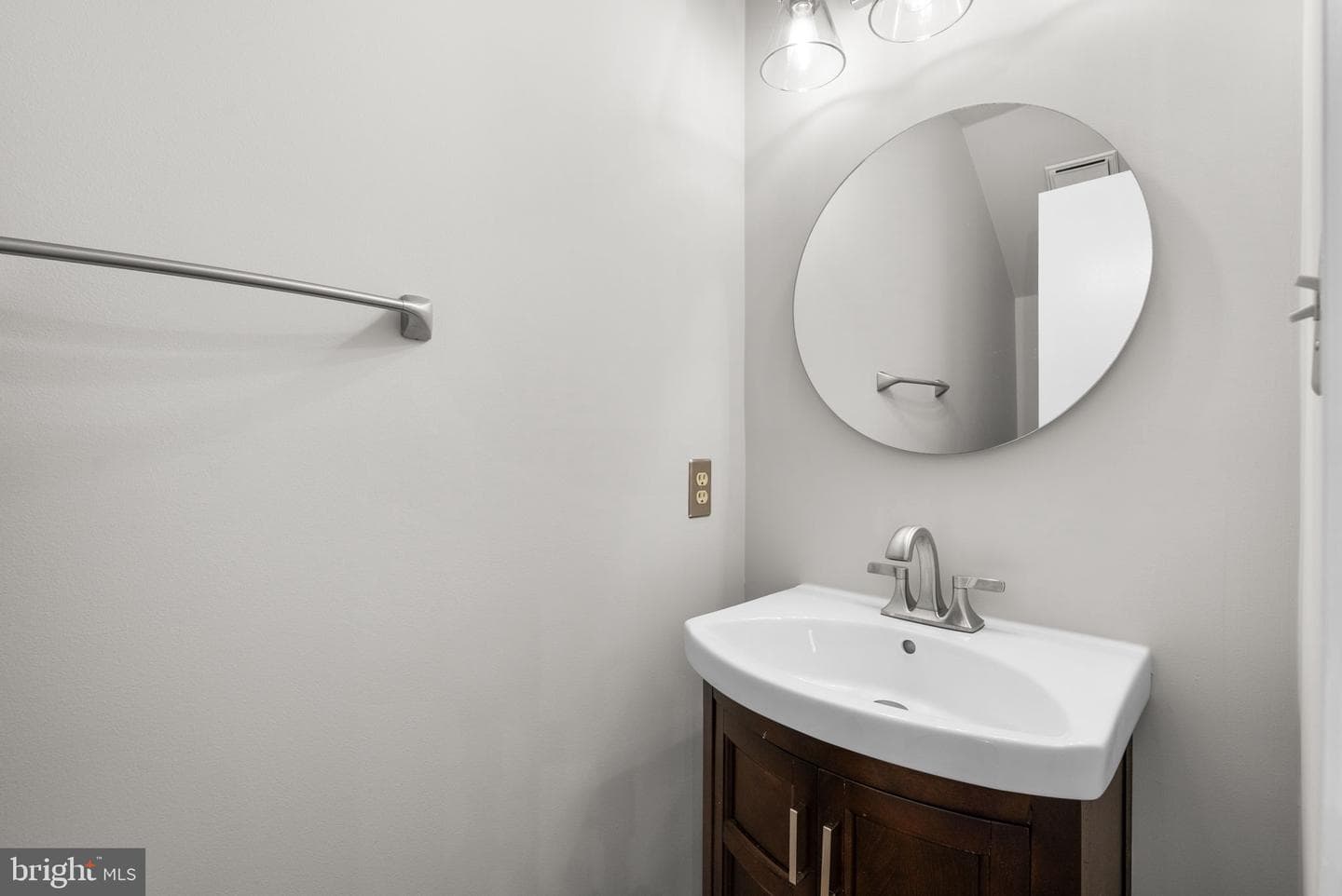 14947 London Lane photo 8