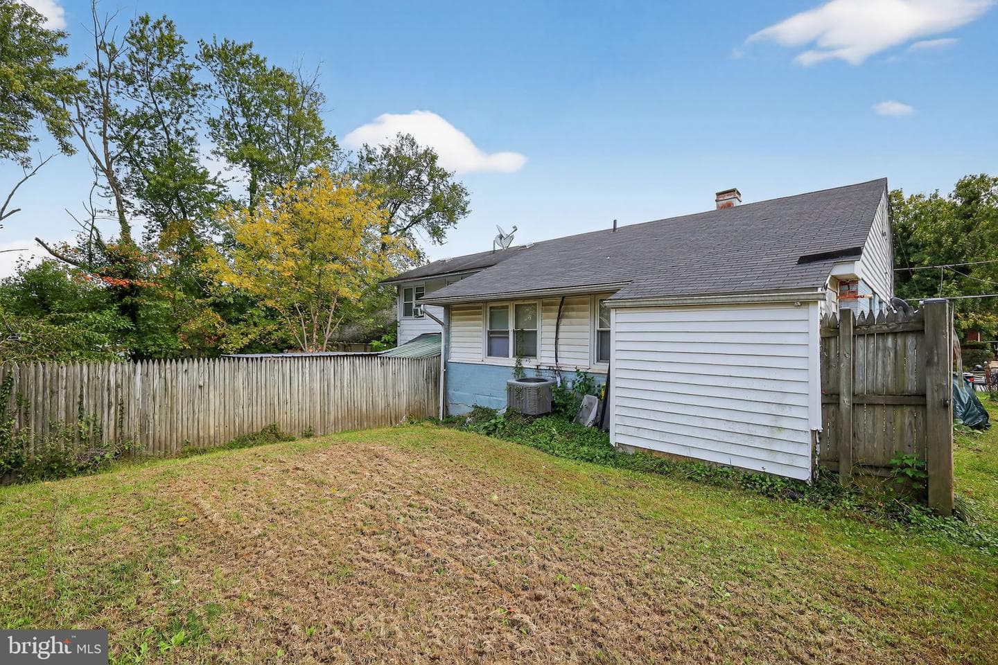 7850 Burnside Road photo 5