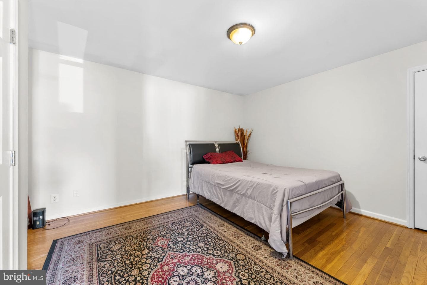 9207 4th Street photo 15