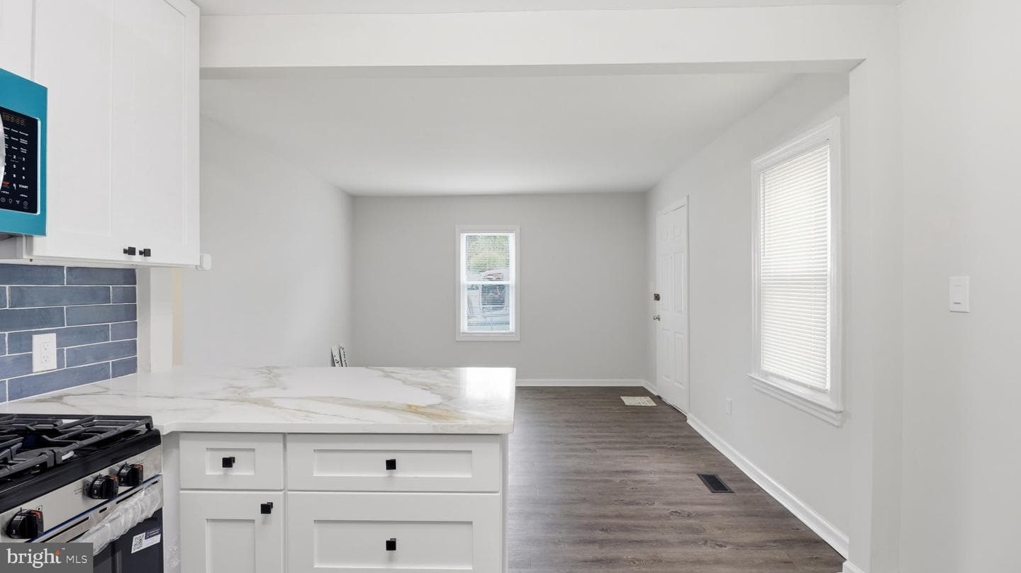8 Vale Place photo 12