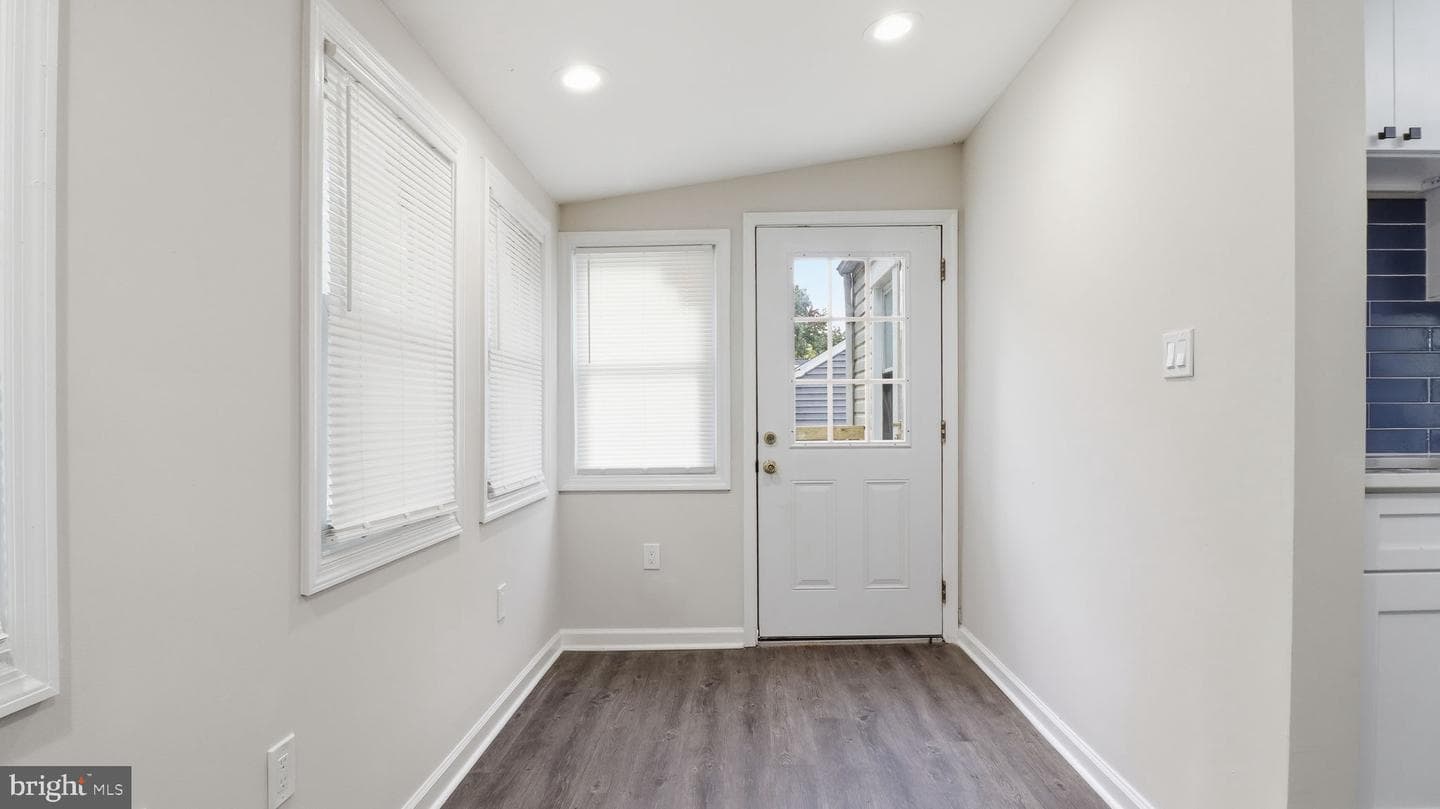 8 Vale Place photo 13