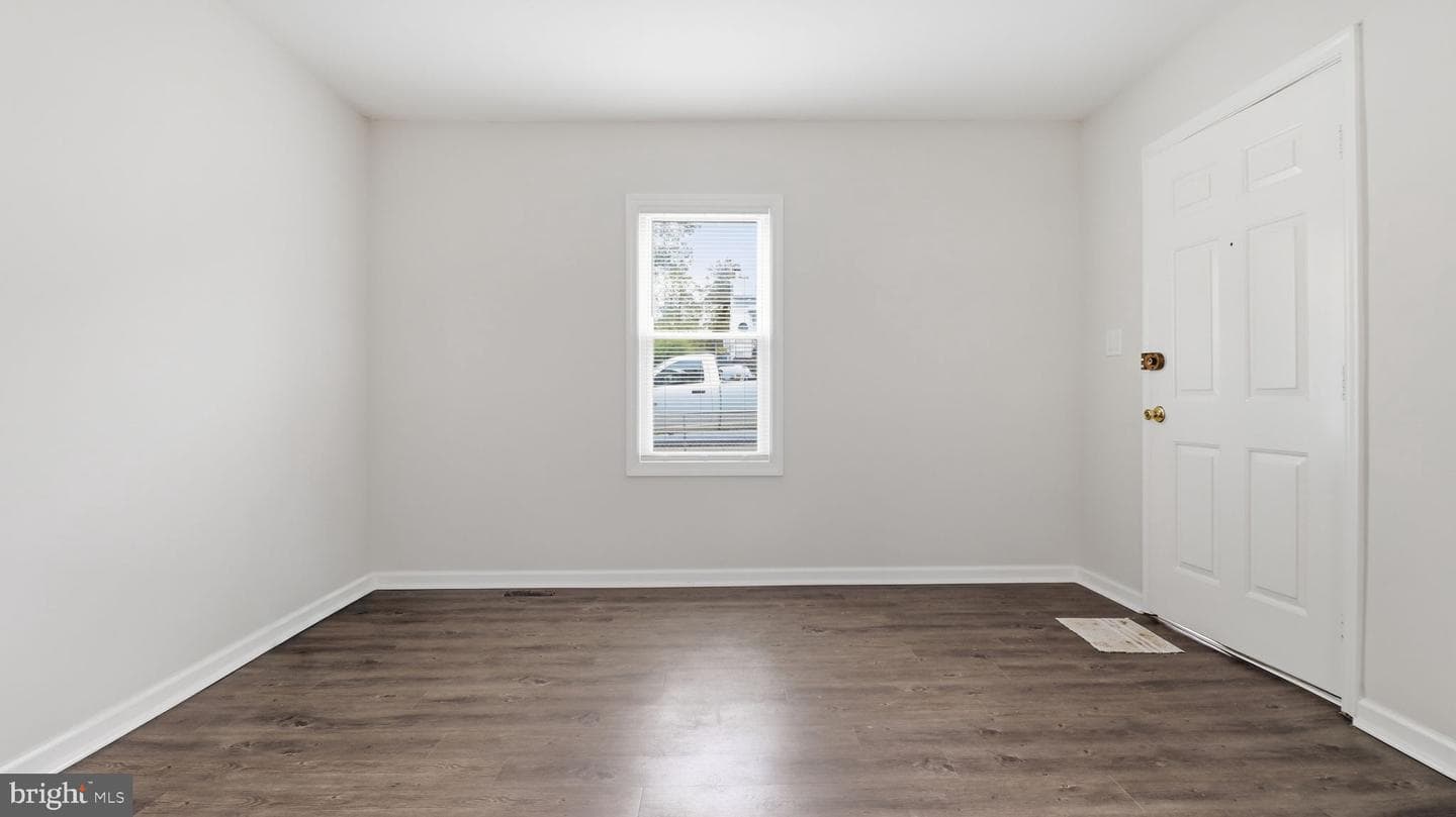 8 Vale Place photo 16