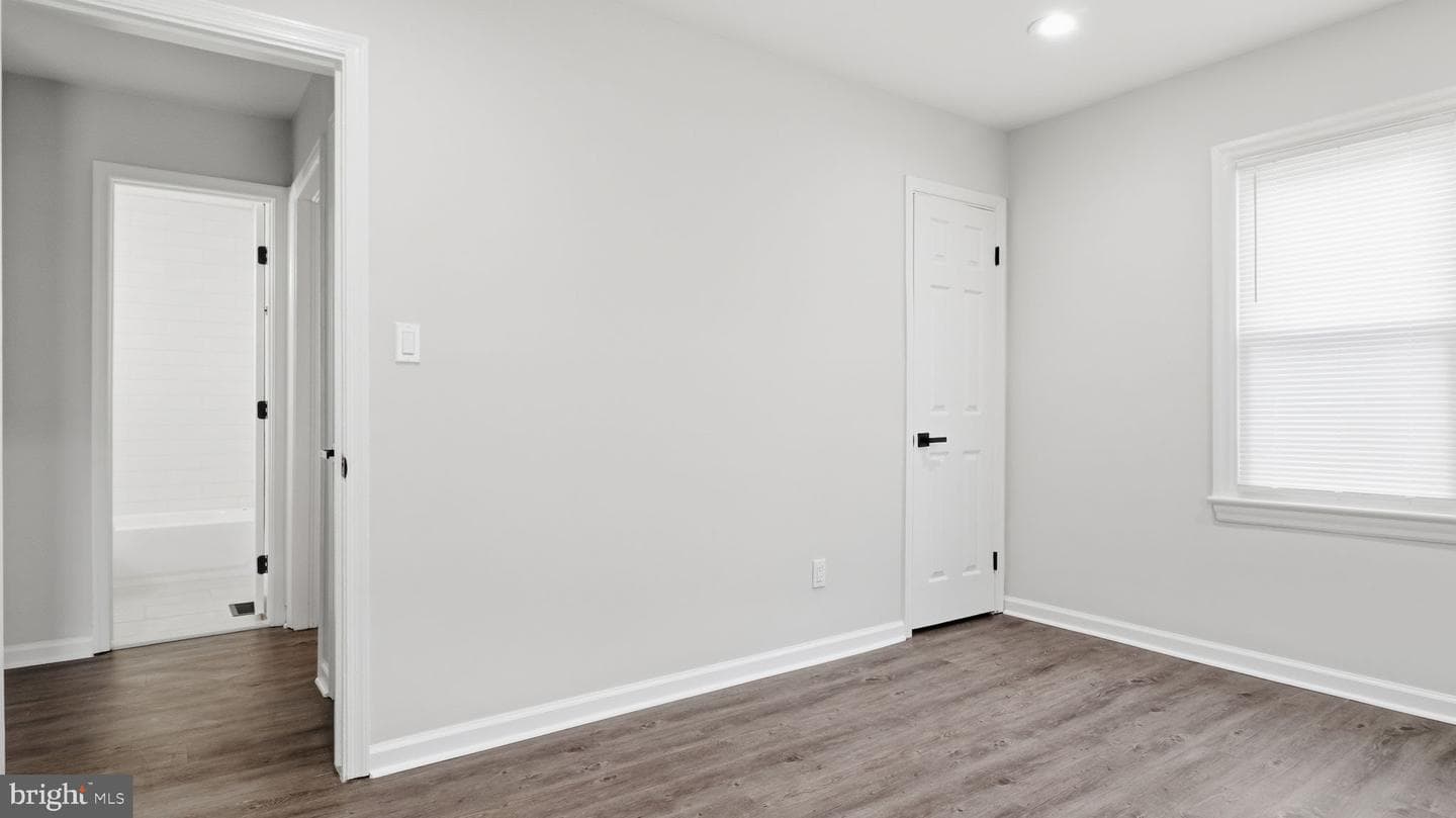 8 Vale Place photo 4