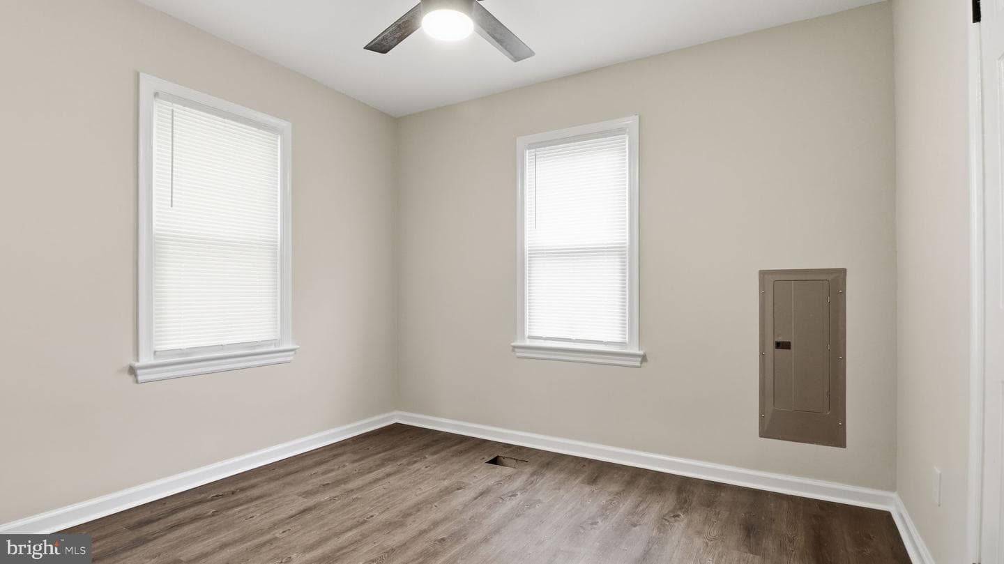 8 Vale Place photo 5
