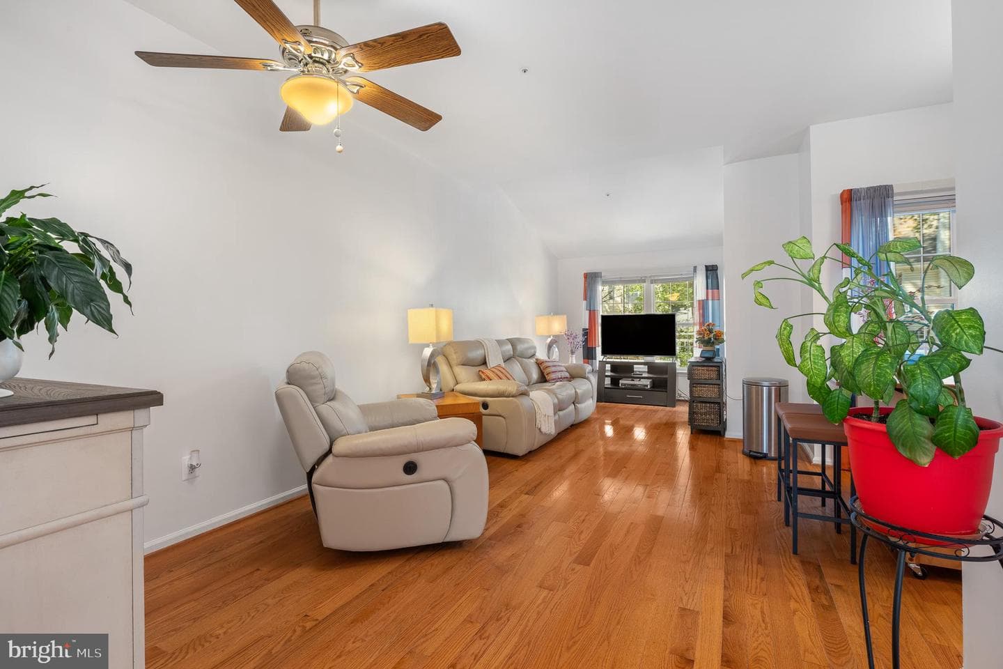 804 Pasadena Place photo 24