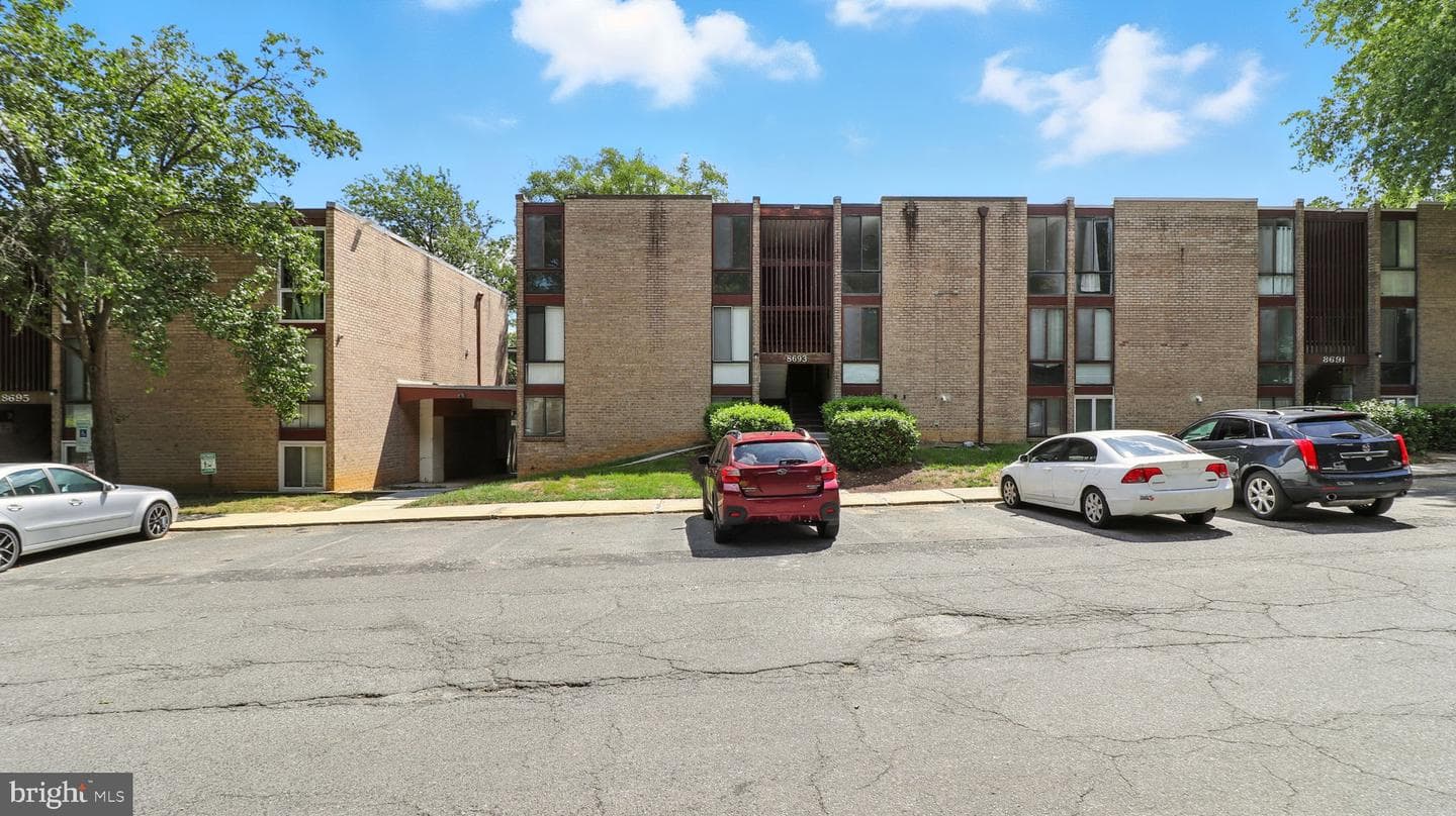 8693 Greenbelt Road #202 photo 2