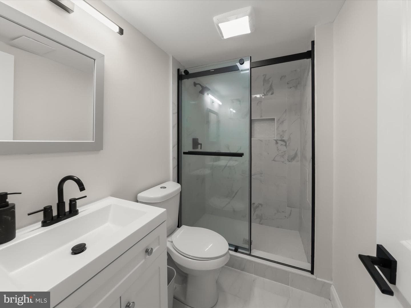 2910 Lumar Drive photo 25