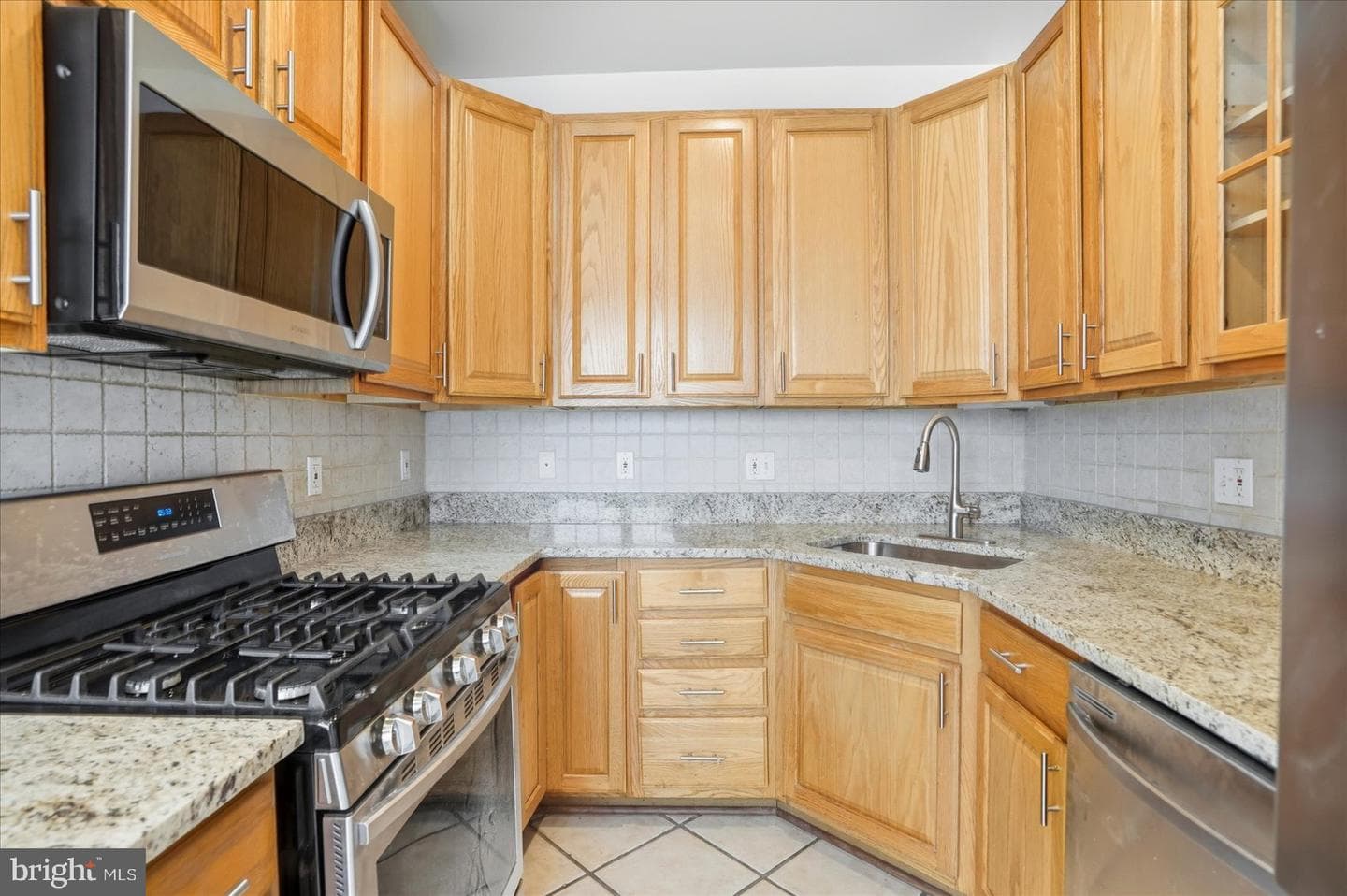 9410 52nd Avenue photo 16