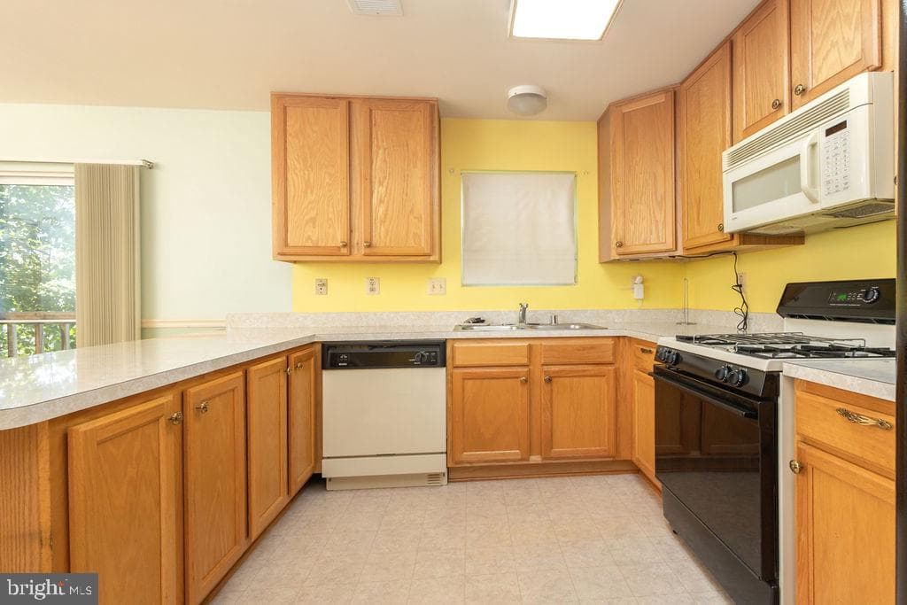 5839 Everhart Place photo 9