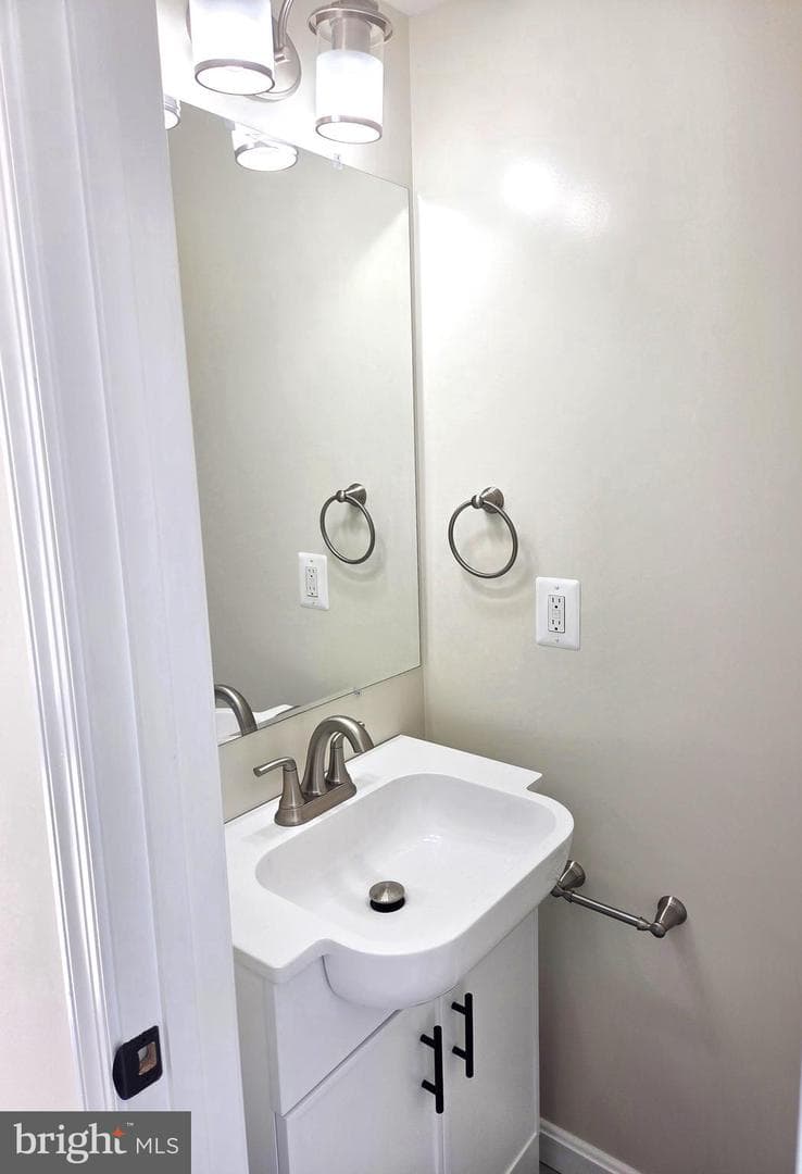 6516 Columbia Park Road photo 10