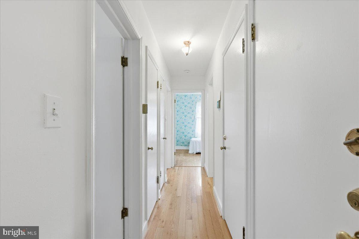 6315 Middleton Lane photo 12