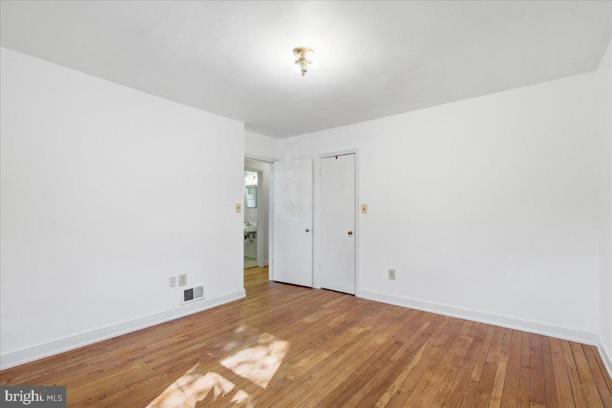 6315 Middleton Lane photo 14