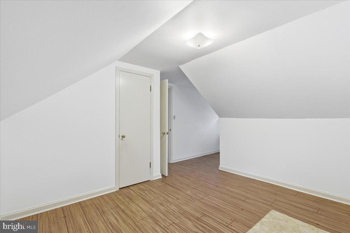 6315 Middleton Lane photo 22