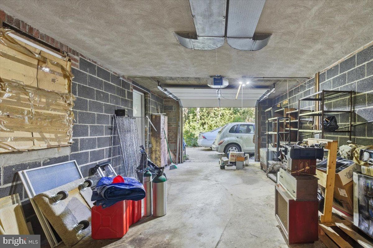 6315 Middleton Lane photo 39