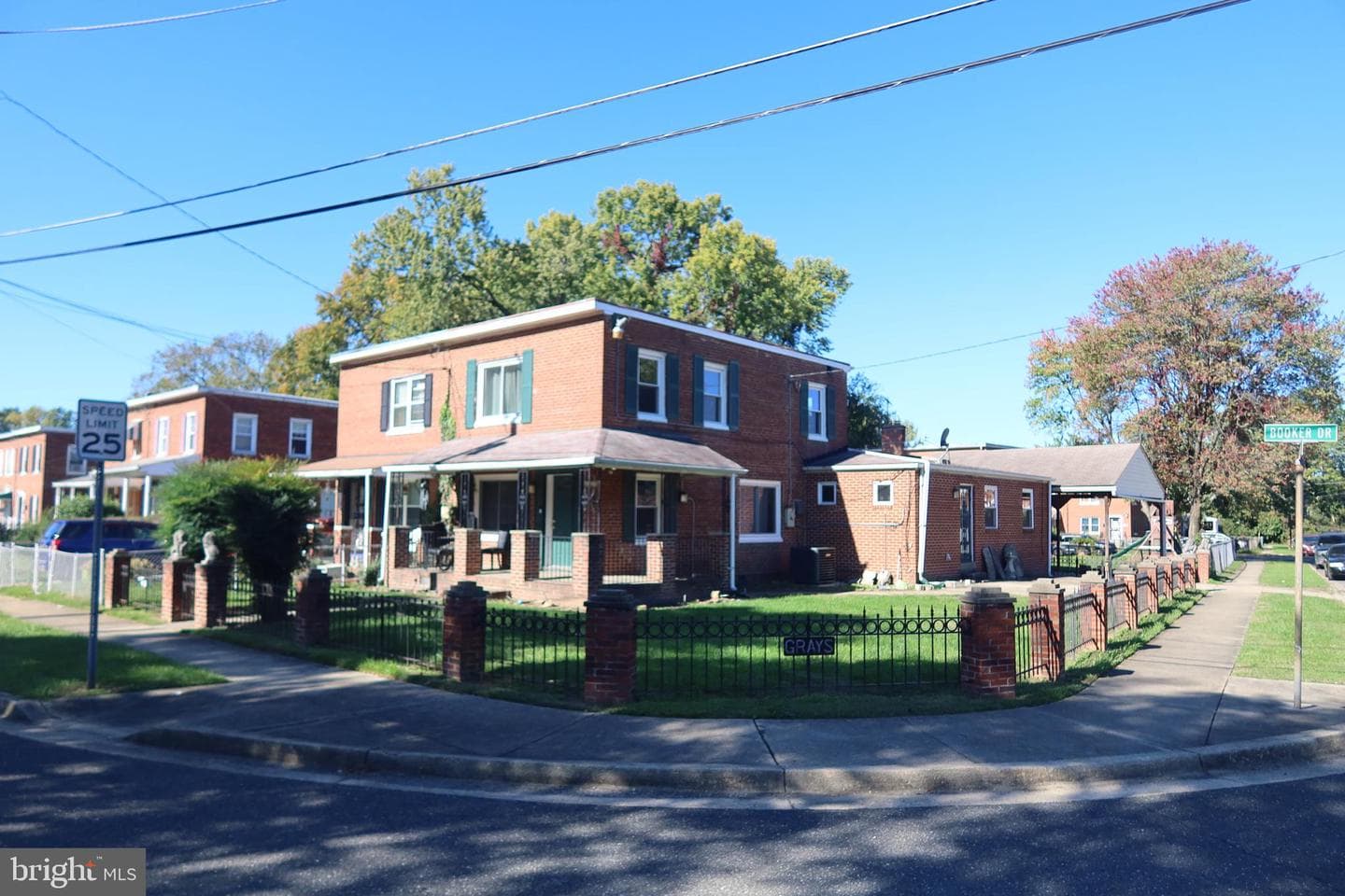 1152 Booker Drive photo 2