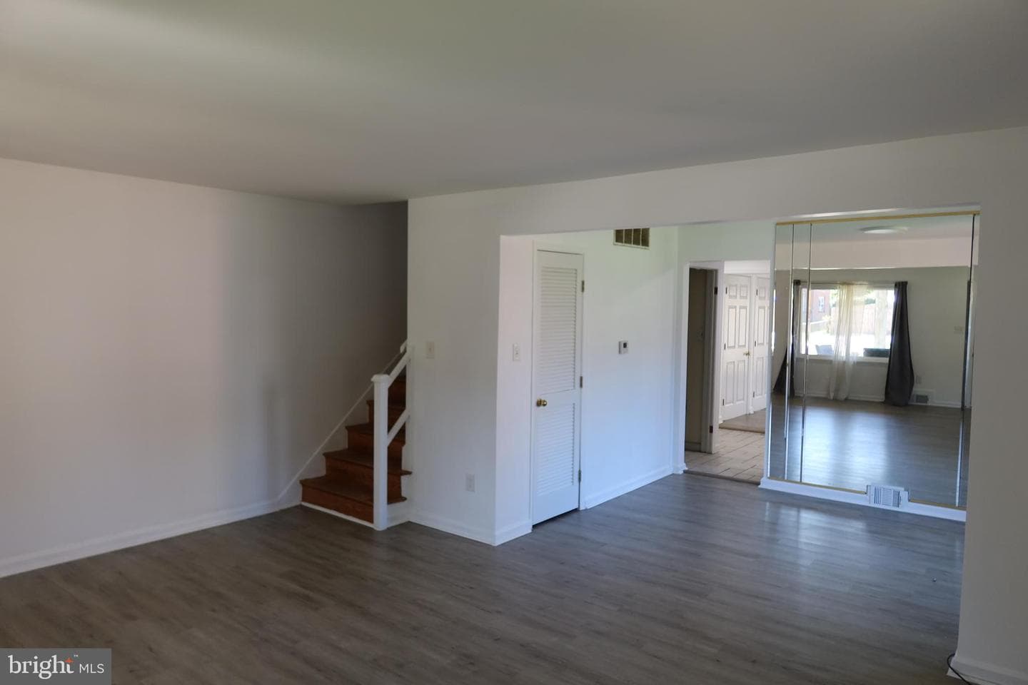 1152 Booker Drive photo 5