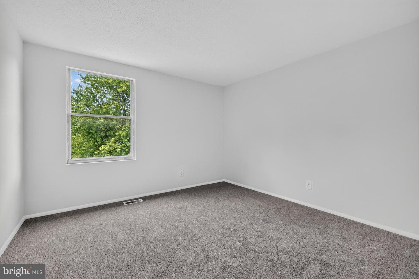 8106 Triple Crown Road photo 27