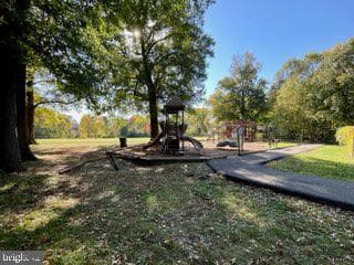 4512 East-West Highway photo 30