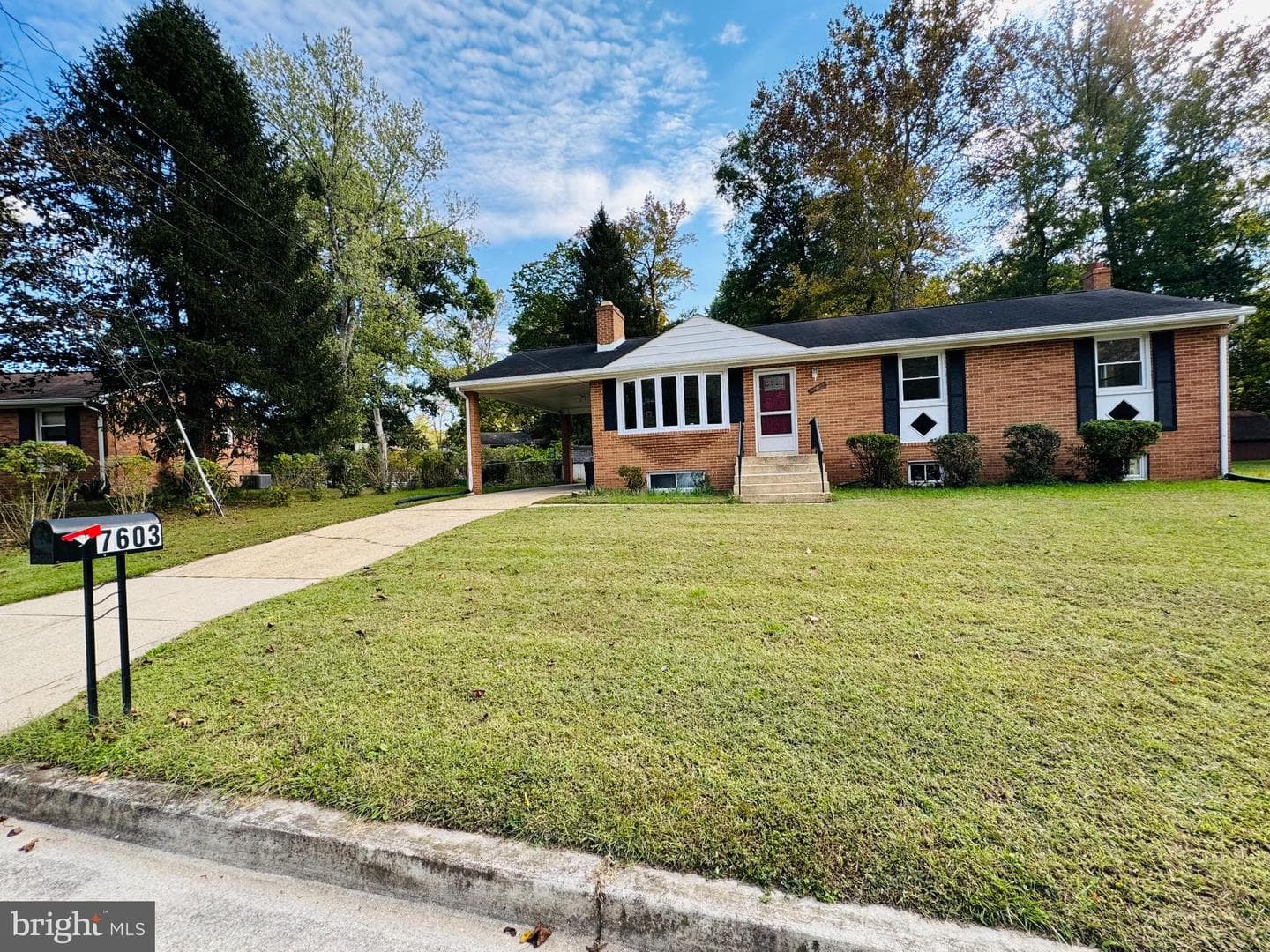 7603 Redwood Court photo 2