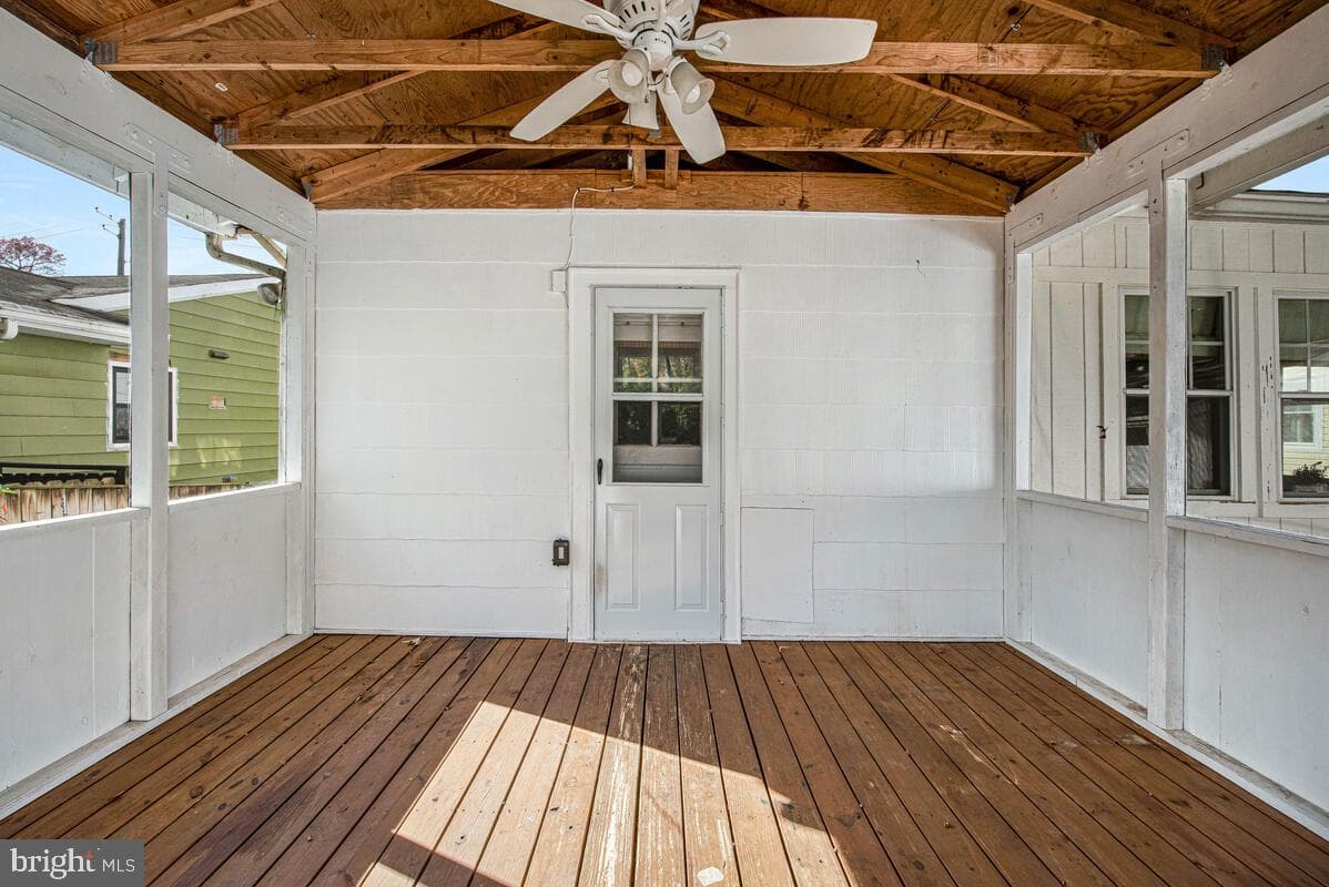 5607 40th Avenue photo 27