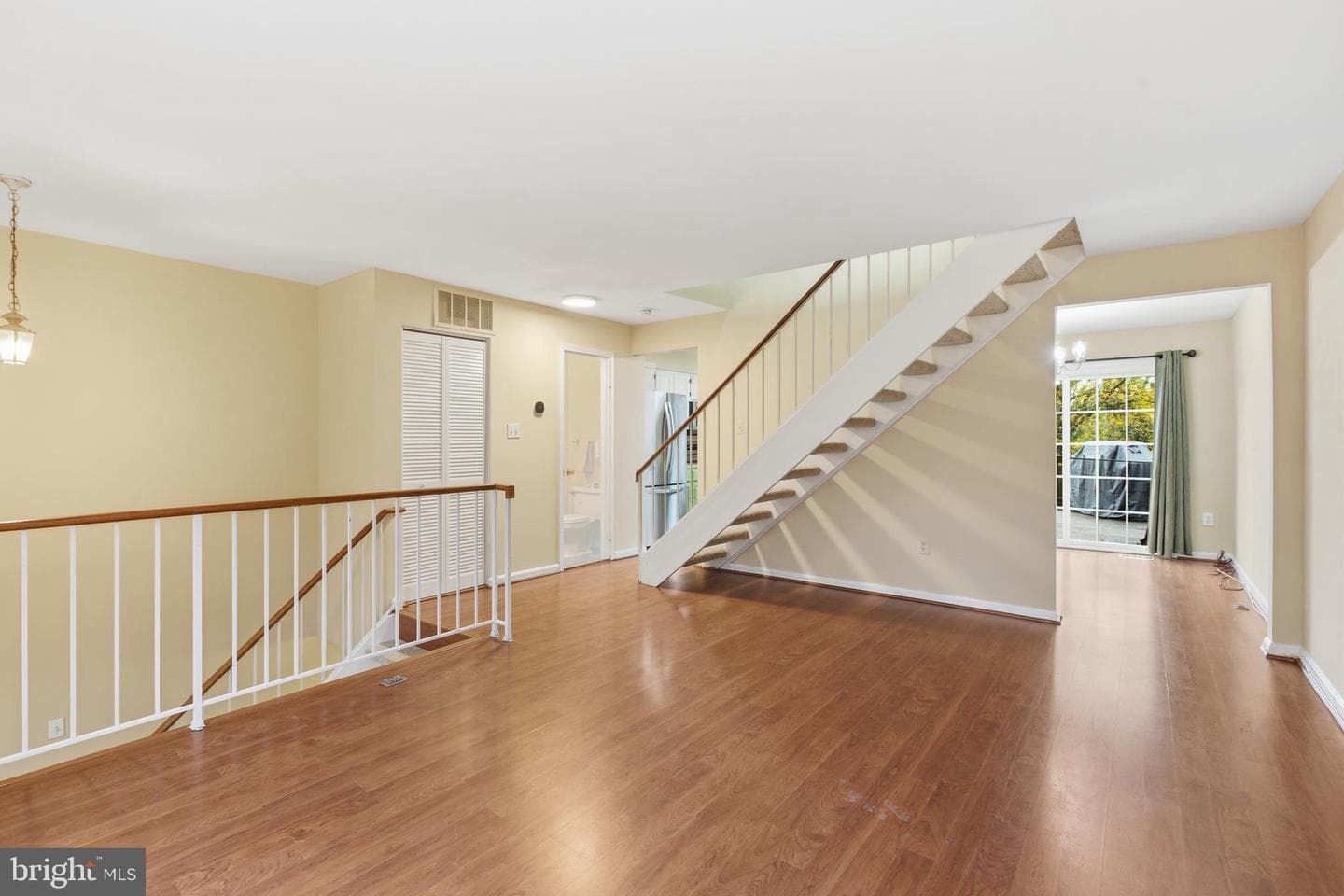 14929 London Lane photo 4