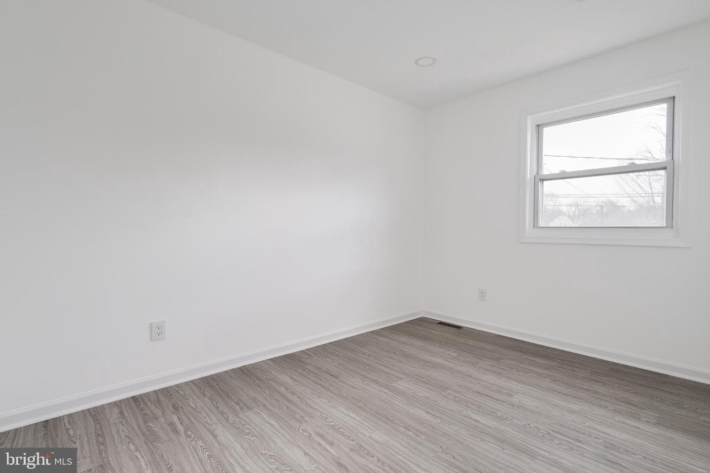 7819 Dellwood Avenue photo 27