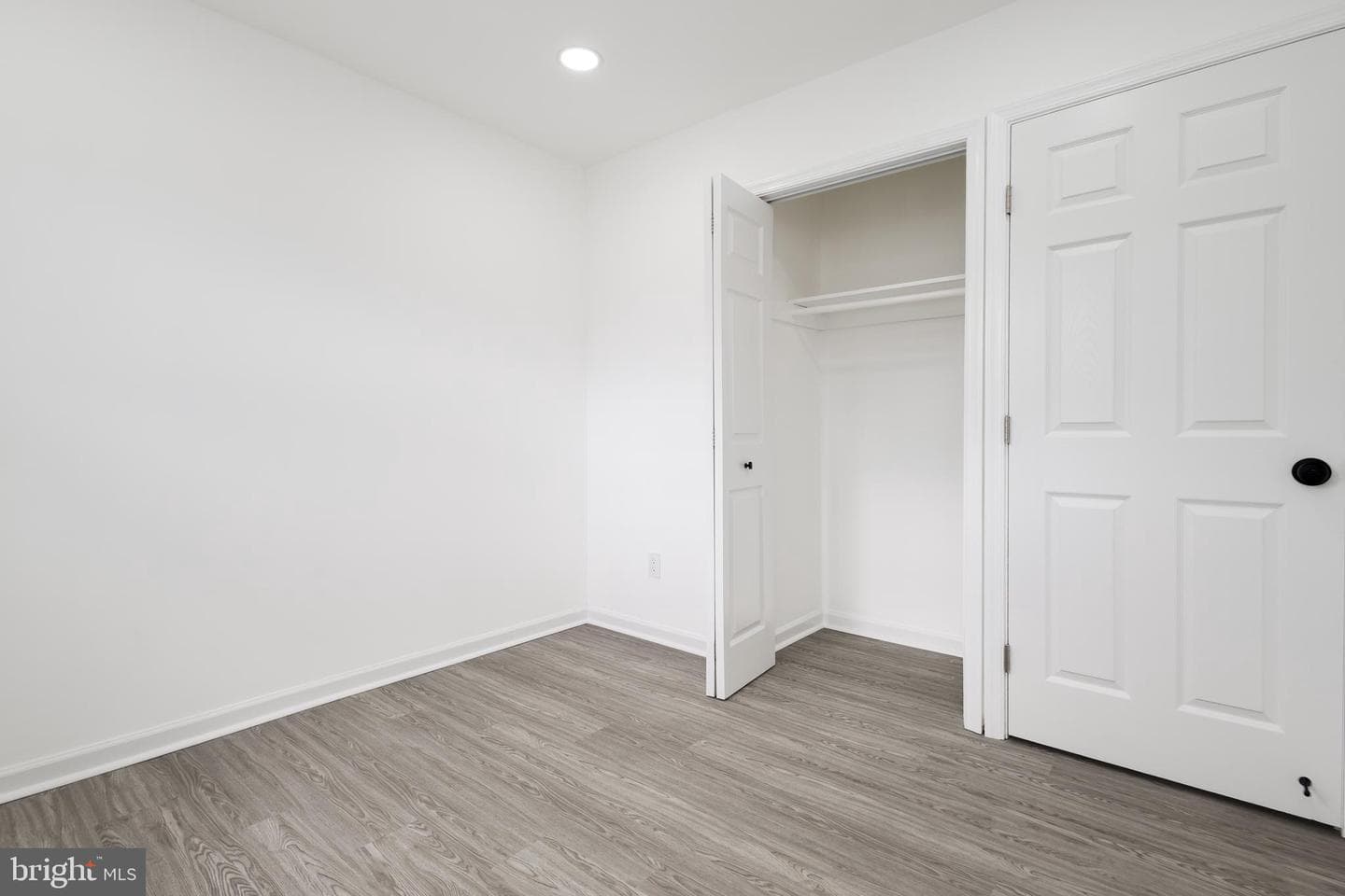 7819 Dellwood Avenue photo 31