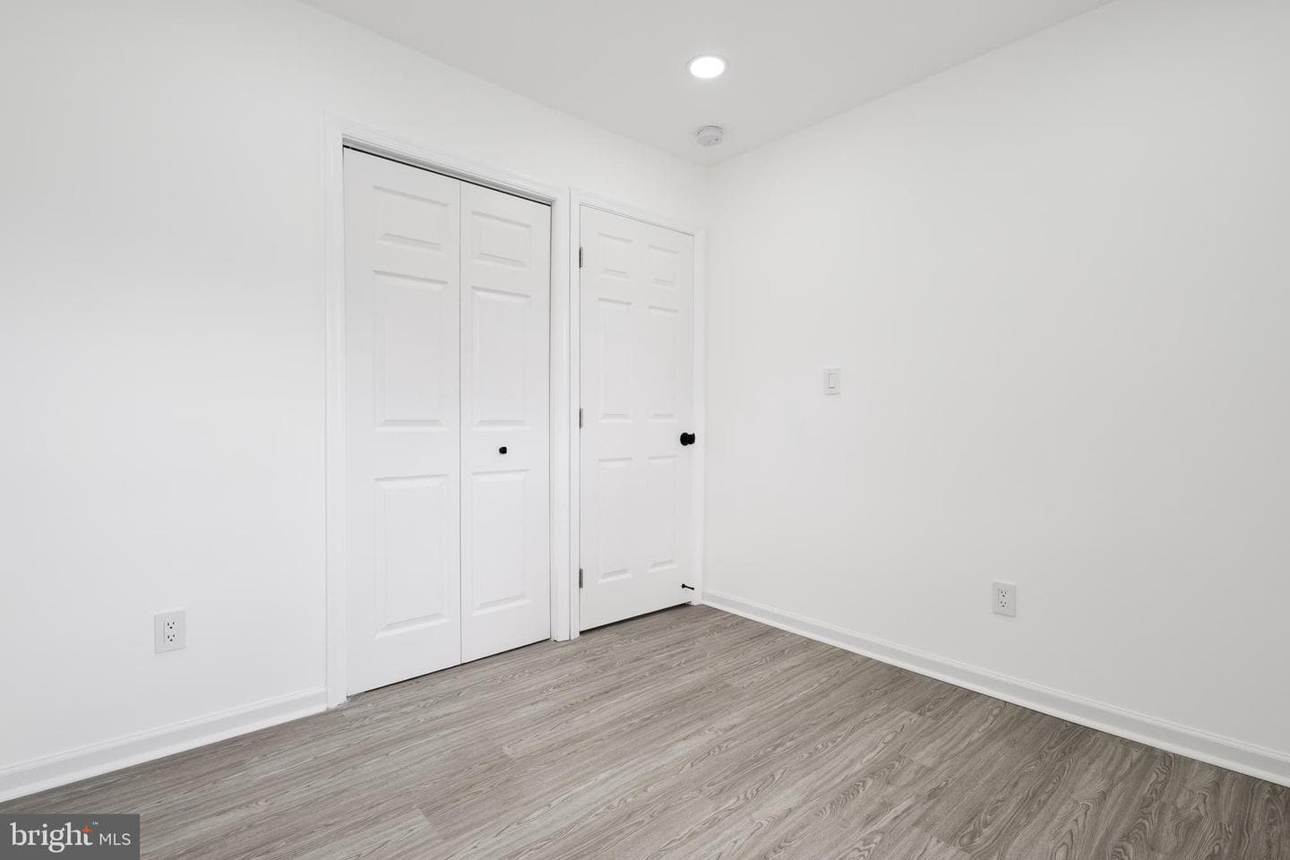 7819 Dellwood Avenue photo 32