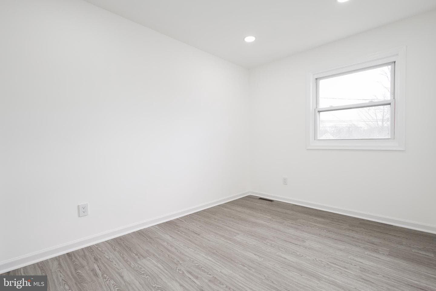 7819 Dellwood Avenue photo 33